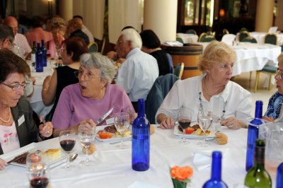 690 - Assemblée Générale de l'ANAMAT du 10 au 12 Mai 2011( Repas mercredi midi )