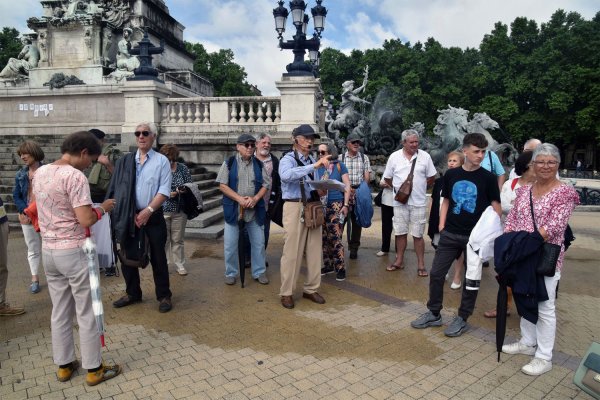 2136 - Sortie découverte dans Bordeaux, de la place des Quinconces à la place du Parlement, le 22.06.2023 (suite).